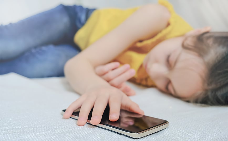 Πώς να ρυθμίσεις τον ήχο του κινητού αν δυσκολεύεσαι να κοιμηθείς – News.gr
